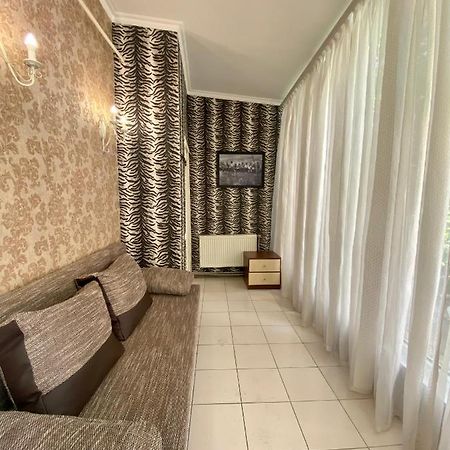 Ek Apartments Odessa Eksteriør billede